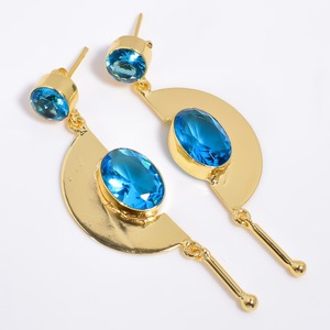 Boucles d'oreilles de créateur plaquées or 14 carats pour filles, bijoux faits à la main, design unique, fabricant de bijoux sur mesure - Product Image 1