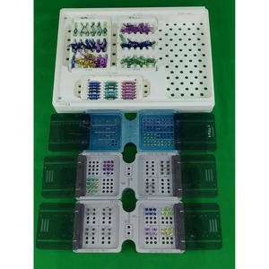 Instrumento Quirúrgico Ortopédico, Tornillos de Titanio Autoperforantes Sofamor Danek de 3.5 y 4.0 mm, Placas Neuro Top de Acero Inoxidable - Product Image 1