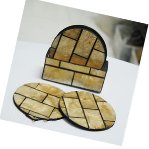 Posavasos de mosaico con incrustaciones de conchas, artículos de vidrio y manteles individuales con motivos de mosaico de conchas. - Product Image 3