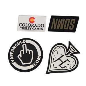 Parches de PVC con Logotipo Personalizado, Parche de PVC con Velcro, Silicona Suave Barata, Proveedor Directo de Pakistán, Bordado 3D Hecho a Mano para Ropa - Product Image 4