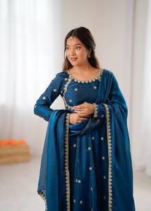 Robe Anarkali longue pour femme, bleue, traditionnelle indienne et pakistanaise, pour mariage, avec broderie dorée, coupe ample, en polyester - Product Image 6