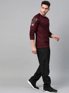Sudadera de Manga Larga para Hombre, Color Granate, Cuello Redondo, Logotipo con Letras Estampadas en la Manga Izquierda, Corte Regular, Tejido de Punto, Estilo Casual para Otoño - Product Image 1