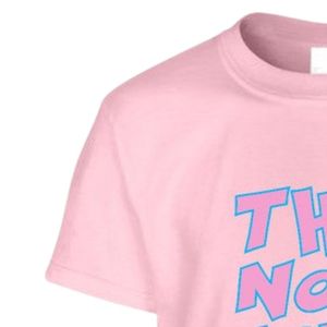 T-shirt rose clair à manches courtes et col rond avec imprimé graphique violet, vêtement décontracté pour tous les jours, streetwear confortable - Product Image 4