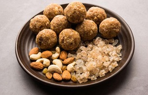 Gomme de Babool de Qualité Export, Gomme d'Acacia Naturelle, Résine Végétale Séchée, Ingrédient de Qualité Alimentaire pour Extraits Botaniques et Usages Traditionnels - Product Image 5