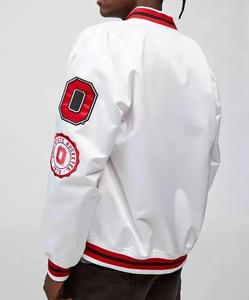 Veste universitaire en satin blanc de l'Ohio State University avec logo brodé - Product Image 4