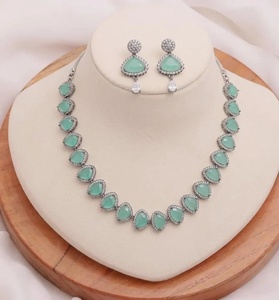 ชุดเครื่องประดับวินเทจชุบทองประดับเพชร CZ สีชมพูทับทิม RAY FINE ORNATES พร้อมพลอยสีส้มแซฟไฟร์เกรด AAA และพลอยสีฟ้าอะความารีน ดีไซน์เรียบง่าย เหมาะสำหรับใส่ทุกวันหรือในวันแต่งงาน - Product Image 2