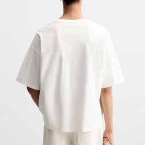 Camiseta de hombre 100% algodón, tejido de punto acanalado simulado, cuello redondo, corte regular, transpirable, oversize, estilo urbano, hombros caídos, peso pesado - Product Image 4