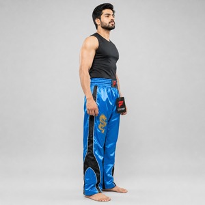 Pantalones de kick boxing transpirables diseñados para artistas marciales que buscan comodidad, flexibilidad y construcción duradera de primera calidad. - Product Image 5