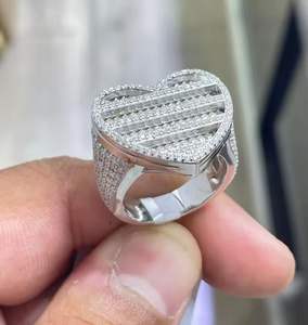 แหวนรูปหัวใจประดับเพชร CZ ทรงบาแกตต์ ชุบเงิน สไตล์ฮิปฮอป หรูหรา เหมาะเป็นของขวัญ - Product Image 3