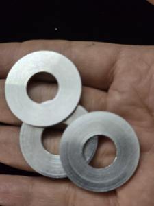 Entreprises indiennes spécialisées dans la fabrication sur mesure de joints, rondelles plates et garnitures en laiton usinés CNC pour amortisseurs de moto, avec usinage par électroérosion à fil - Product Image 3