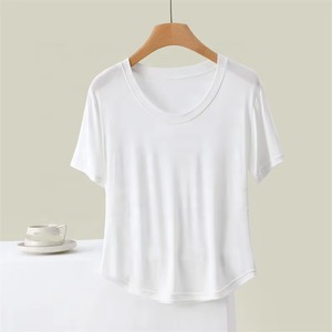 เสื้อยืดผู้หญิงสีขาว คอกลม แขนสั้น ผ้าเรียบ ทรงปกติ สวมใส่สบาย ผ้าถัก ระบายอากาศได้ดี ทำจากผ้าฝ้าย - Product Image 1
