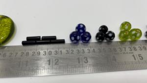 Cuentas Redondas de Vidrio Soplado a Mano con Diseño de Puntos, Coloridas, para la Elaboración de Joyas, Pulseras, Collares y Proyectos de Manualidades - Product Image 2