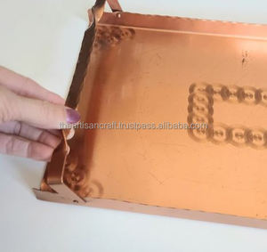 Bandeja de servicio de cobre forjado a mano de fantasía hecha en India con artesanías naturales con asas - Product Image 4