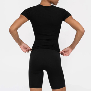 T-shirt tricoté noir uni à manches courtes et col rond pour femme, coupe ajustée, respirant, anti-humidité, style sportif et streetwear, vente en gros - Product Image 4