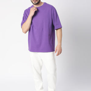 T-shirts pour hommes en coton 100% de couleur unie violette, col rond, haute qualité, logo personnalisé, vêtements de fitness à manches courtes - Product Image 5