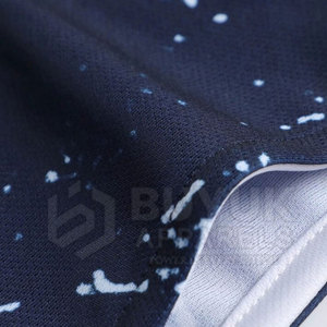 Conjunto de Uniforme de Baloncesto con Pantalones Cortos de Cintura Elástica, Tejido Transpirable 100% Poliéster, Tecnología de Secado Rápido - Product Image 5