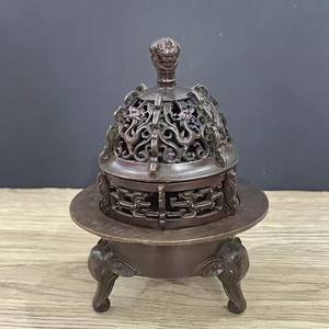 Brûleur d'encens Bakhoor pour la maison, conçu pour le bois d'Oud, avec un attrait artistique raffiné - Product Image 1