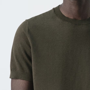 T-shirt décontracté à manches courtes, confortable et respirant en coton, style streetwear pour homme, avec logo personnalisé. - Product Image 3