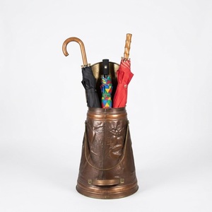 Porte-parapluies en métal perforé rouge de style moderne du milieu du siècle, élégant, en laiton et maille, support d'entrée rétro décoratif - Product Image 5