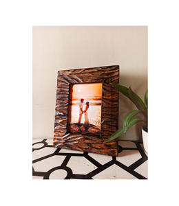 Cadre photo en bois rustique de qualité supérieure, conçu pour les maisons de style campagnard, ambiance chaleureuse, charme nostalgique, qualité durable - Product Image 1