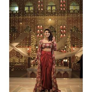 Hermosa Falda-Blusa de Chifón y Bolero para Fiesta, Realza tu Look Elegante - Product Image 2