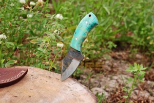 Cuchillo de Caza y Desollado de Acero al Carbono Hecho a Mano con Mango de Resina, Hoja Fija de Espiga Completa, DIY OEM, Funda de Cuero - Product Image 4