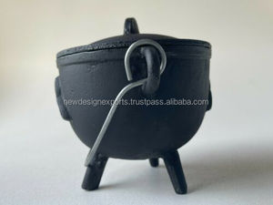 Caldero de hierro fundido Triquetra con tapa de 4,25 "de diámetro, perfecto para difuminar y ritual - Product Image 6