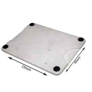 Planche à découper en marbre artisanale pour une utilisation en cuisine traditionnelle et moderne, dotée d'un savoir-faire expert et d'une construction robuste - Product Image 2