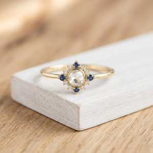 Bague de fiançailles en or massif pur avec diamant de laboratoire 1 carat taille brillant rond certifié IGI couleur E clarté VVS, bijoux fins - Product Image 4