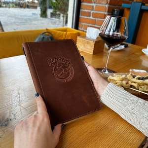 ที่ใส่เมนูหนังแท้คุณภาพสูง พับได้ ทนทาน พร้อมระบบป้องกัน สำหรับร้านอาหาร คาเฟ่ โรงแรม รุ่น LMC-0170 - Product Image 6