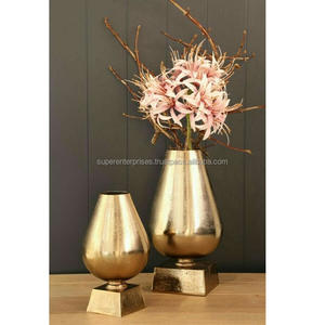 Vases et pots en métal en laiton de finition moderne en cristal pour la décoration intérieure Vases à fleurs de décoration de table de mariage à des prix attractifs - Product Image 2