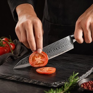 Juego de Cuchillos de Chef UMAR FAROOQ de 67 Capas de Acero de Damasco, Hecho a Mano, Cinco Piezas, Hojas Afiladas de Borde Recto, Ambidiestro, Acero de Damasco Duradero - Product Image 5