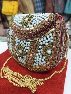 Bolso de mano con diseño de mosaico metálico de noche hecho a mano | Bolso de mano con mosaico metálico de LUXURY CRAFTS - Product Image 4