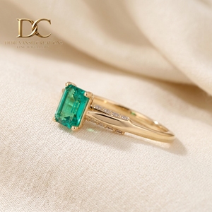 Anillo de Oro Amarillo Sólido de 14 Quilates con Diamante Cultivado en Laboratorio y Esmeralda Colombiana, Joyería Fina Personalizada, Regalo de Compromiso o Aniversario para Mujer - Product Image 4