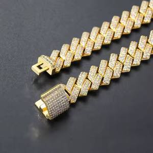 Pulsera de Diamantes Moissanite VVS con Eslabones Cubanos, Fabricada en India, en Plata de Ley, Disponible a un Precio Accesible - Product Image 1