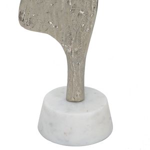 Figura Humana Abstracta de Aluminio Plateado/Blanco de 3x2.5x11 Pulgadas sobre Base de Mármol para Decoración de Mesa y Accesorios - Product Image 4