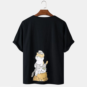 เสื้อยืดคอกลมแขนสั้นสีดำสำหรับผู้ชาย ผ้าฝ้าย 100% ทรงปกติ สไตล์ลำลอง พิมพ์ลายการ์ตูนแมว ด้านหน้ามีโลโก้ - Product Image 2