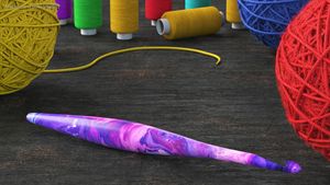 เข็มโครเชต์เรซิ่นรักษ์โลกแบบสั่งทำพิเศษจาก FAIZA CRAFT มีสีหลากหลายแบบกลิตเตอร์ให้เลือก ขนาด 3.5 มม. ขึ้นไป สำหรับขายต่อ - Product Image 3