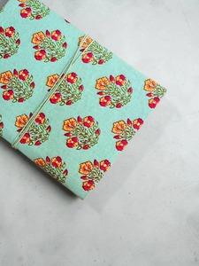 Carnet à couverture rigide en tissu floral, reliure cousue main, papier fait main, design imprimé, fleurs vert sarcelle, orange, rouge - Product Image 6