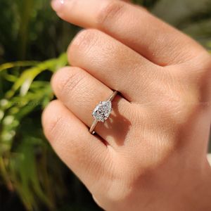 Bague en diamant taille poire 1,00 à 2,00 carats, couleur E, pureté VS, sertissage est-ouest, en argent 925, bijoux fins pour femme, fiançailles, mariage - Product Image 1