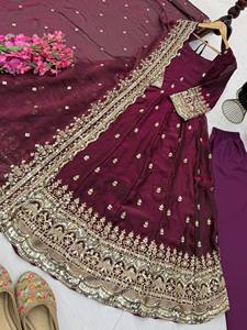 Ensemble de robe Anarkali brodée marron avec dupatta et pantalon long, robe de mariage indienne pakistanaise - Product Image 4