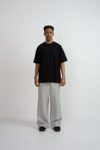 Camiseta Oversize Premium Thumb de 300GSM, Ultra Pesada, 100% Algodón, Corte Holgado, Lisa, para Impresión Personalizada, Estilo Urbano - Product Image 4