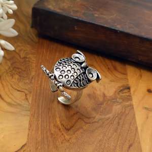 Bague réglable vintage en forme de hibou – Bague en métal argenté antique, bijoux de mode pour femmes et hommes - Product Image 2