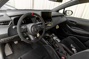 Mejor Oferta para Nuevo |   Toyota GR Corolla Morizo Edition Core Usado 2015-2026 |   Premium |   Premium Plus - Volante a la Izquierda |   Volante a la derecha - Product Image 5