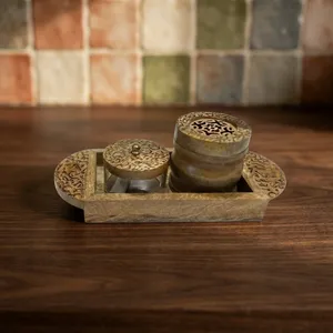 Ensemble brûle-encens en bois sculpté sur plateau décoratif avec un pot à couvercle en treillis et un récipient de rangement en acrylique pour l'aromathérapie - Product Image 4