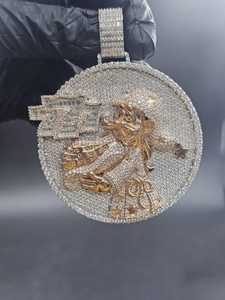 Colgante de Moissanita Personalizado, Colgante de Personaje de Dibujos Animados Estilo Hip Hop, Joyería de Rapper con Moissanita VVS, Colgante Baguette con Incrustaciones de Diamantes - Product Image 2