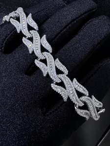 Pulsera Cubana de Plata Esterlina Bañada en Oro con Moissanita Redonda Brillante Engastada en Garra, Estilo Hip Hop de Moda para Hombre y Mujer - Product Image 5