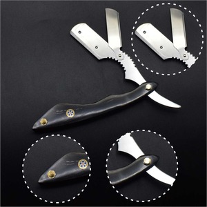 มีดโกนหนวดตรงทำมือจากสแตนเลสสำหรับร้านตัดผมมืออาชีพ พร้อมด้ามจับทำจากเขาแกะ - Product Image 1