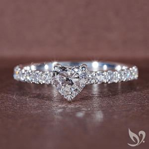 Anillo de Diamante Cultivado en Laboratorio con Corte Corazón de 0.50CT, Certificado por IGI, Oro Sólido de 10K, Halo Oculto, Anillo de Compromiso - Product Image 1