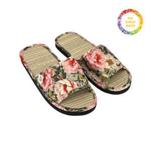 Chaussons traditionnels vietnamiens en jacinthe d'eau et en jonc de mer, en fibres séchées au soleil pour une sensation douce et une structure ferme - Product Image 1